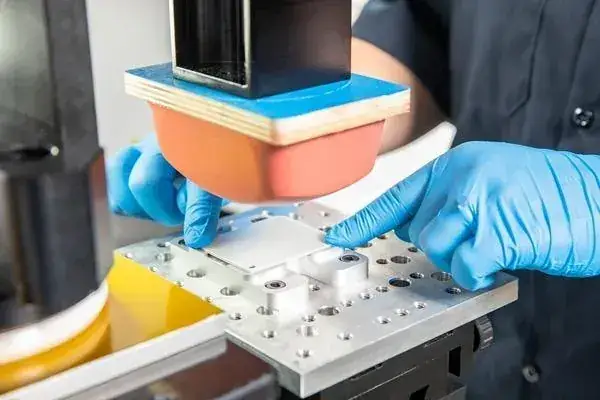pad printing injection molding sec ops 05 600x400 bf06395